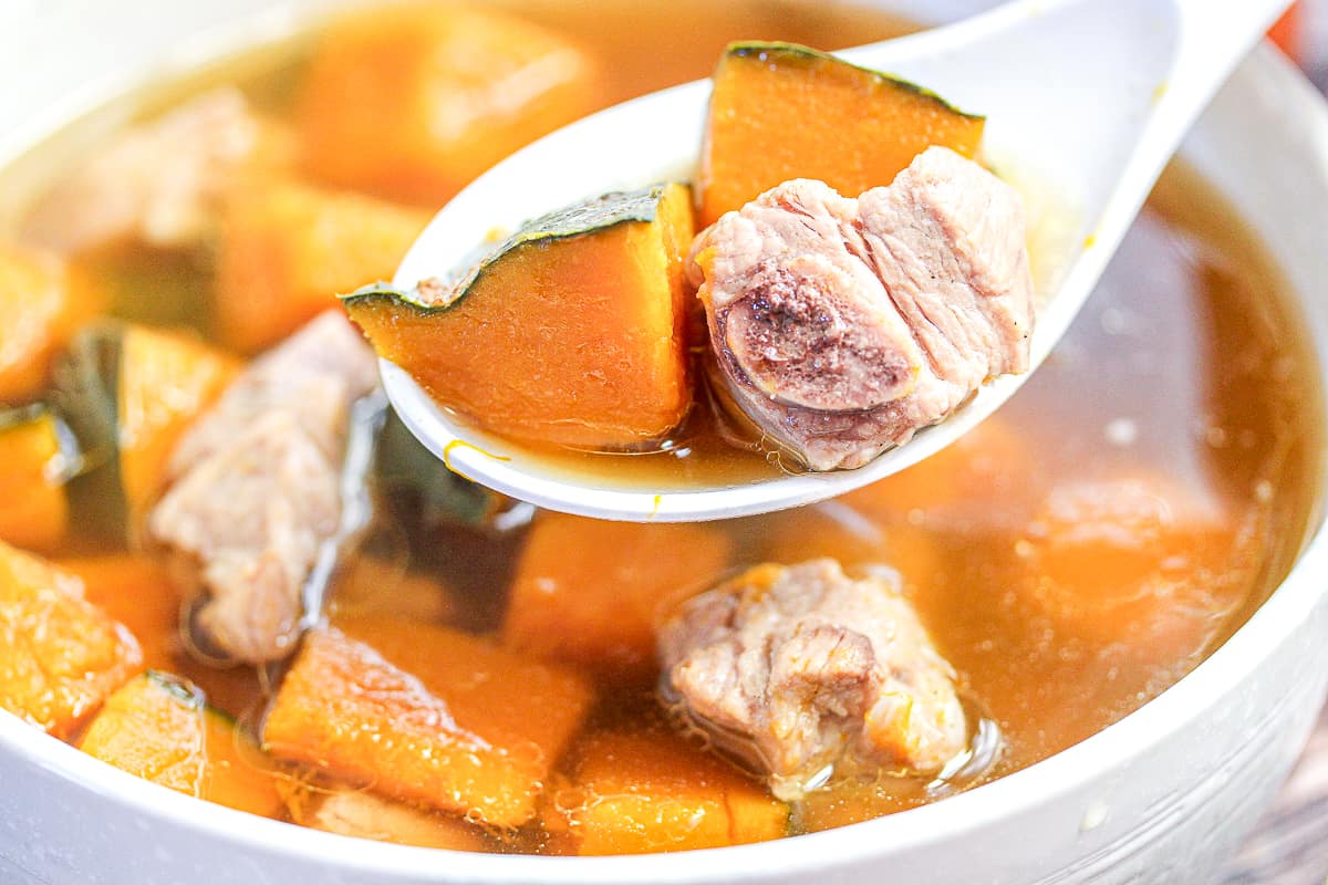 Crock Pot Kabocha Squash Soup With Pork Spare Ribs (Canh Sườn Bí Đỏ)