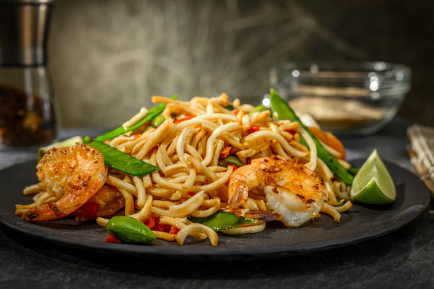 Sesame Noodles With Chicken and Crunchy Vegetables